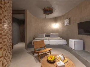 Caoyuan Volcano Hot Spring Hotel