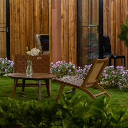 Yunting Huashe  Garden Luxury Hotel (at Puzhehei Village Entrance Bus Station