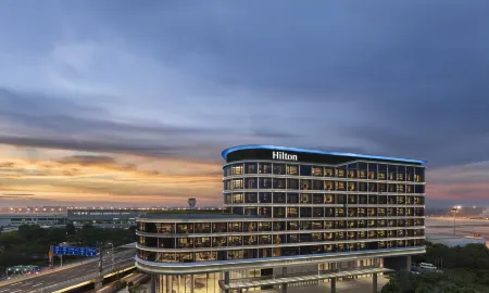 Hilton Shanghai Hongqiao International Airport Отели рядом с достопримечательностью «Shanghai Zoo»