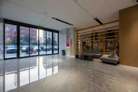 Qiuyue International  International Hotel Отели рядом с достопримечательностью «Yintaishan Park and Zoo (South Gate)»