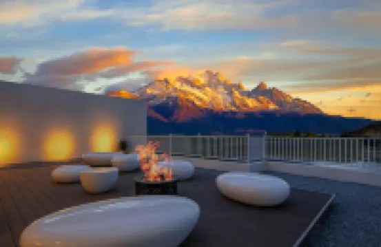 Lijiang In the Painting | Seasonal Flower Garden and Snow Mountain Scenic Resort Homestay