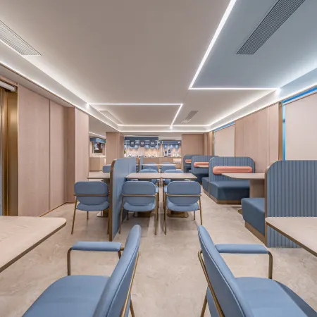 HanTing Hotel (Manas Zhonghua Road Fenghuang Commercial Building)