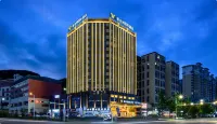 Vienna International Hotel (Anshun West High-speed Railway Station Branch) Hotels near Loong Palace