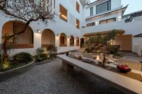 Azure · Above the Clouds (An All-Smart Designer's Guesthouse in Dali Old Town) - ที่มีฟิตเนส