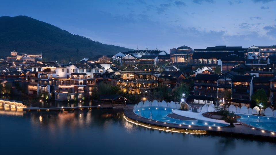 Hushan Mansion (Yixing Yao Hu Town Scenic Area)