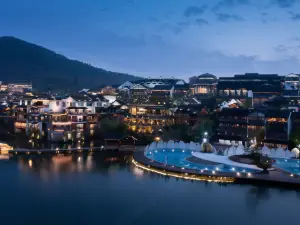 Hushan Mansion (Yixing Yao Hu Town Scenic Area)