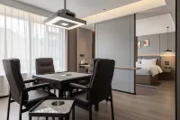 Kaiston International Hotel - parkir