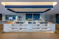 Chuxiong Mehood Hotel - parking