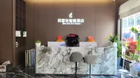 ZhuKeAn Smart Hotel (Zhaotong Wanghai Park Fenghuangshan Park) - Parkplatz
