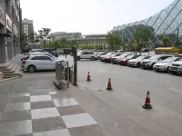Ningxia Navi Hotel (Guomao Xintiandi Hotel & Exhibition Center Branch) Hotels near Jinfeng