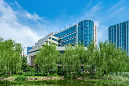 Yitel Collection (Jiaxing Nanhu Wanda Plaza) Отели рядом с достопримечательностью «Jiaxing Botanical Garden»