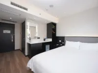 Ibis Hotel (Beijing Shichahai Gulou Street Metro Station) Hotels near Houhai