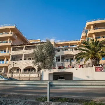 Apartments Raymond