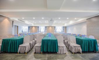 Yishang Oriental Hotel (Gardening Mountain Science and Technology Park)