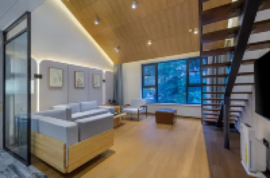 Joying - Beautiful Stay in the Hometown of the Book Saint