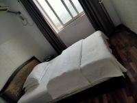 成都温馨旅店 - 阳光大床房