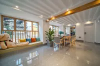 Huashijian Inn (Lijiang Ancient City Mufu Branch)