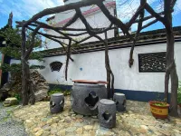 Zhaijia Courtyard Hotels in Taohua Tan Scenic Area