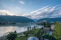 Tianquan Lakeside Cloud Hotel
