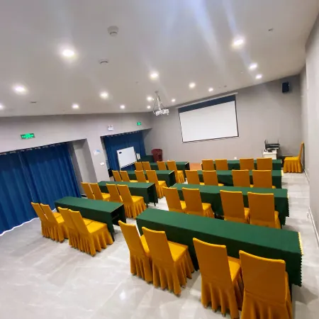 Homeinn Selected Hotel (Jinan West Railway Station International Convention and Exhibition Center)