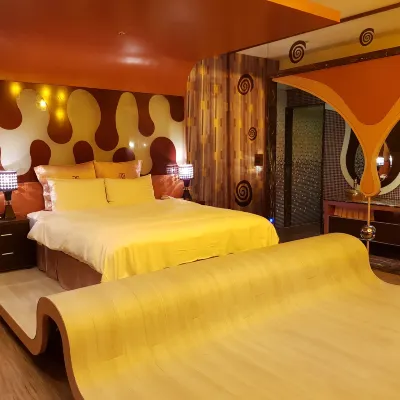 Discovery Motel (Zhonghe Branch) Hotels near 823 Memorial Park