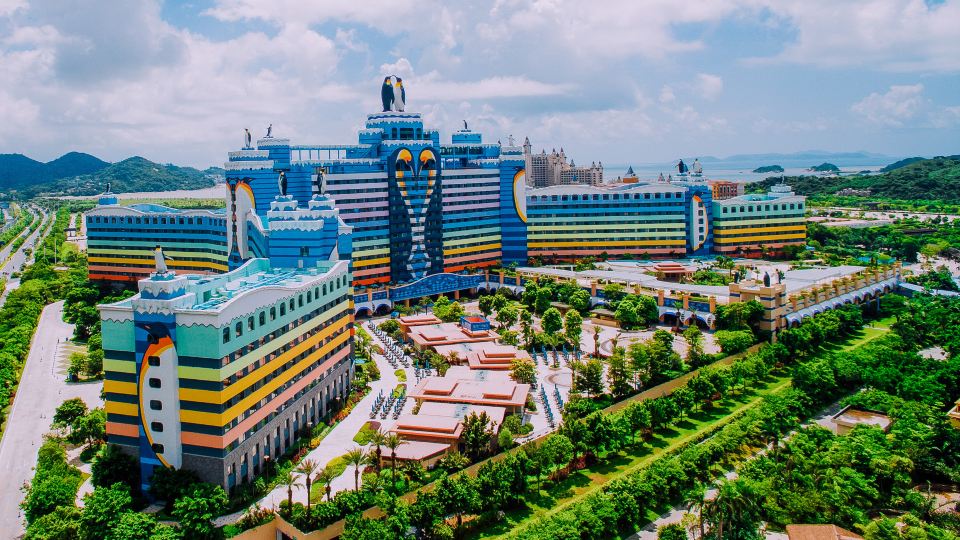 Chimelong Penguin Hotel