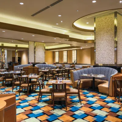 The Signature at MGM Grand (All Suites) Hotels near Fountains of Bellagio