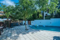 Moganshan Pinhouwu Hotel - Rooftop Pools