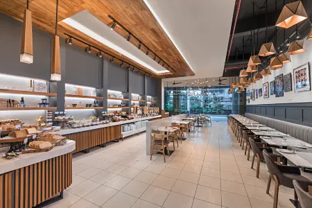 Citadines Cebu City Отели рядом с достопримечательностью «Naukban Blue Lagoon»