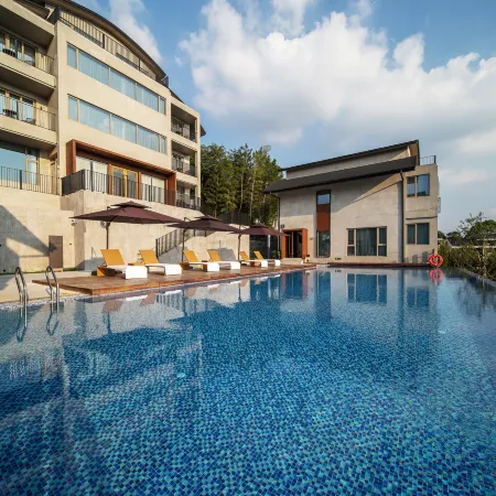PEIYILODGE LINGFENG
