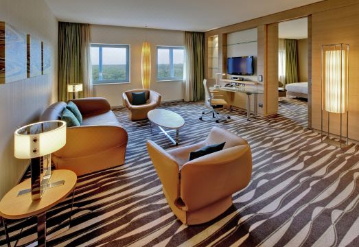 3. 힐튼 프랑크푸르..