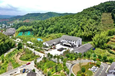 Sanbaishan Holiday Center Hotels in Anyuan