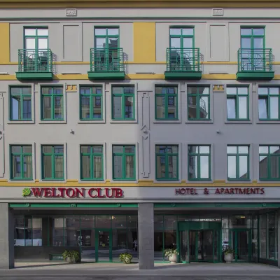 Велтон Клаб Отель и Апартаменты (Welton Club Hotel & Apartments) Отели рядом с достопримечательностью «Остров Диво»