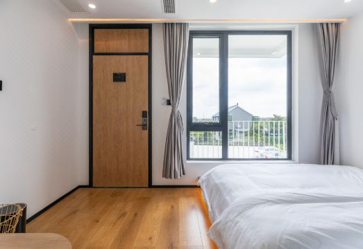 Qizhan Homestay의 야외 수영장