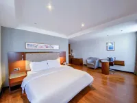 Heyi Hotel (Xining Daxin Street Night Market Central Square Branch) Hotel a 