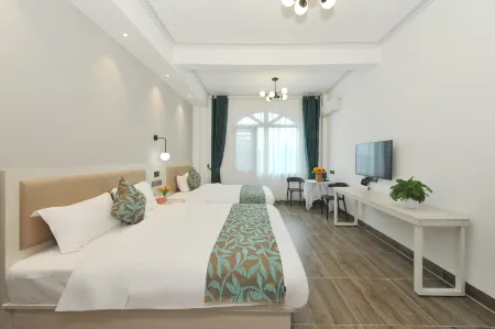 Dongxing Wanwei Encounter Inn Отели рядом с достопримечательностью «Wanwei Golden Beach»