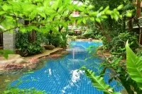 100 Islands Resort & Spa - Pools