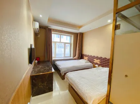 Fuyu Jiacheng Hotel Отели рядом с достопримечательностью «Fuyu History National Folk Custom Museum»