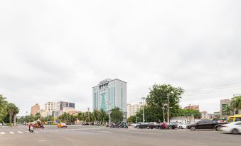 Shuoyu jiari Hotel (Danzhou bus station)