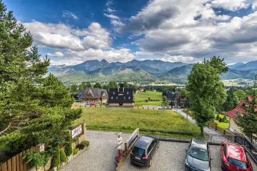 Apartamenty z Widokiem na Tatry Cztery Pory Roku Hotels in Koscielisko