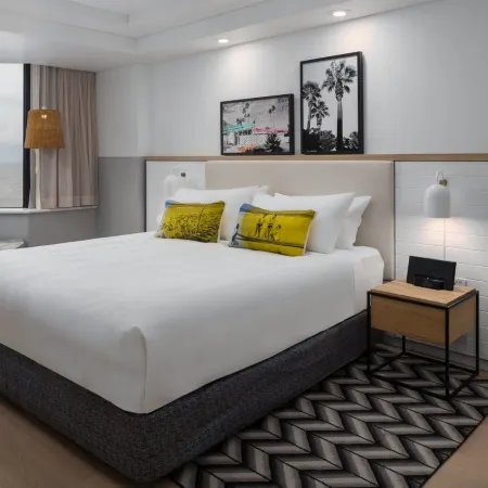 QT Gold Coast, an EVT hotel Отели рядом с достопримечательностью «The Wax Museum»