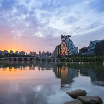 Shangcheng Garden Hotel Отели рядом с достопримечательностью «Готовная станция для пассажиров в Хичуане»