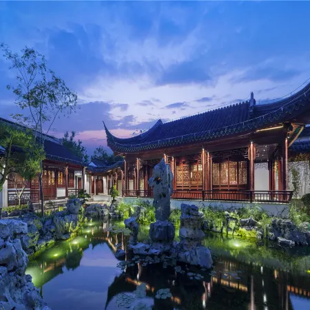 YIHE LAKE SHORE HOTSPING