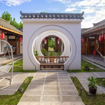 Leshan Fanyue Hotel (Suji Ancient Town)