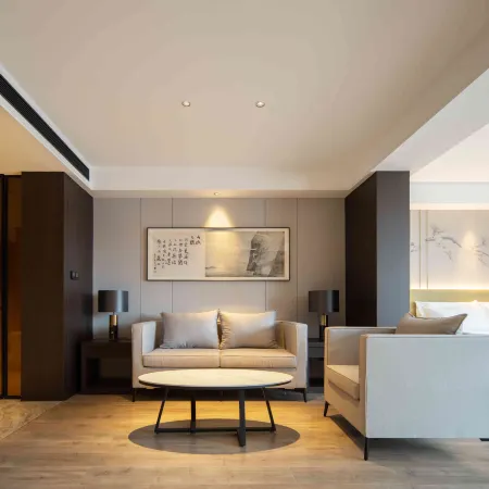 The GiorgioMorandi Hotels (Huangting Road Boya Jun)