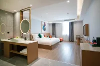 Wanmao Jiahua Hotel (Century Avenue)