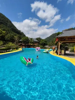 Guangdong First Peak Forest Hot Spring Resort Hotels in Yangshan County