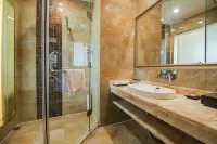 Grand Hotel (Aksu Tianbai Fashion Shopping Center)