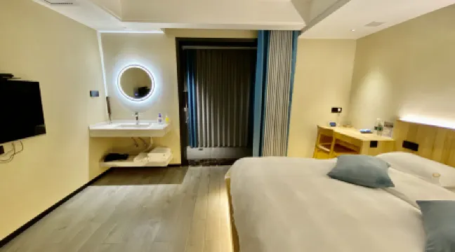 Laojie Dayuan Hostel