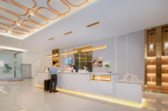 Rushi (Chaowa) Hotel (Chengdu Chunxi Road Tianfu Square Subway Station)